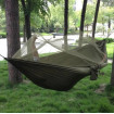 Hamac turistic din nylon cu plasa de tantari, culoare verde, dimensiuni 260 cm x 140 cm