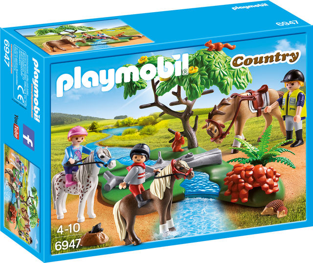 Plimbare la tara cu calutii playmobil country