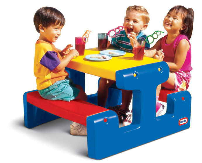 Masuta pentru picnic albastra Little Tikes