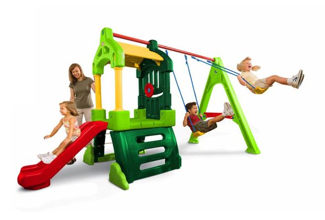Spatiu de joaca cu tobogan si leagan little tikes