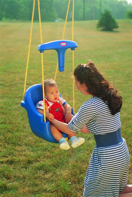Leagan pentru copii mici little tikes