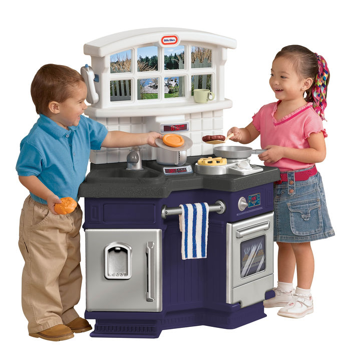 Bucatarie pentru copii utilata little tikes