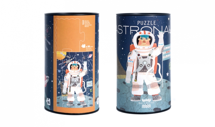 Puzzle astronaut in spatiu londji