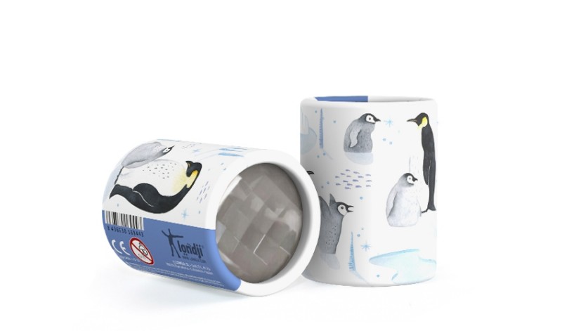 Mini-caleidoscop pinguini in zapada londji